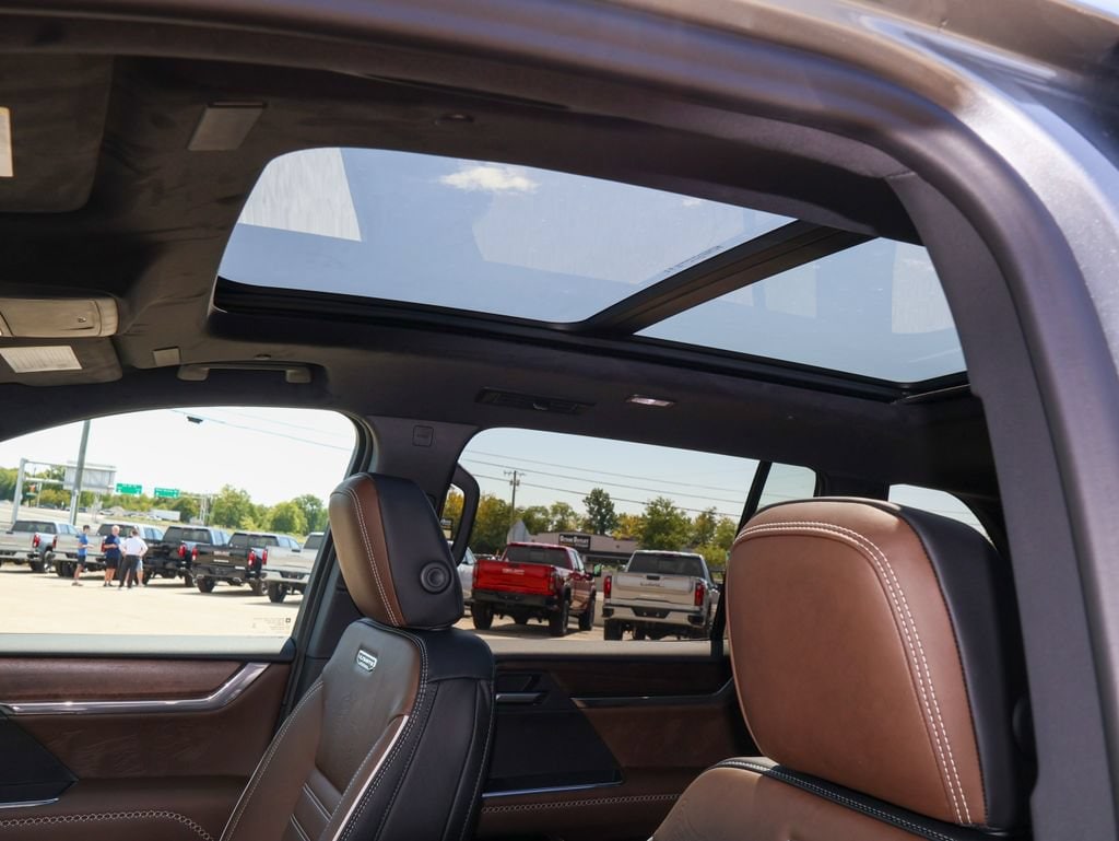 2027 GMC Acadia Denali Ultimate - Photo 9