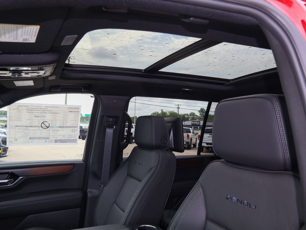 2026 GMC Yukon XL Denali - Photo 11