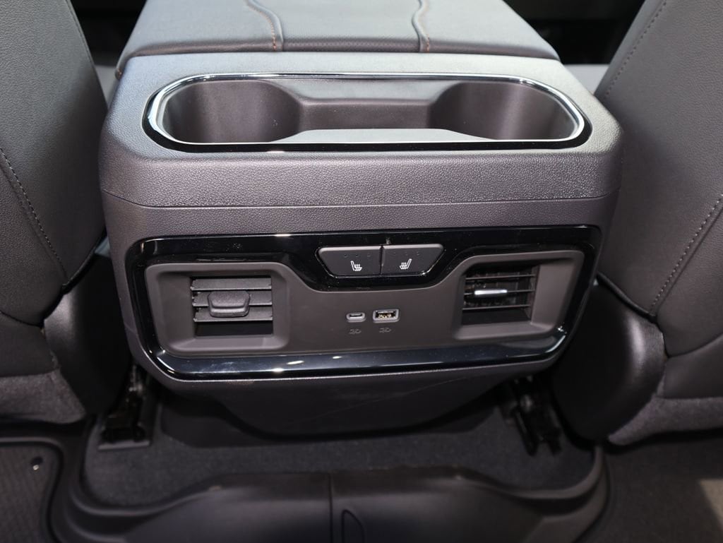 2026 GMC Sierra 1500 AT4 - Photo 11