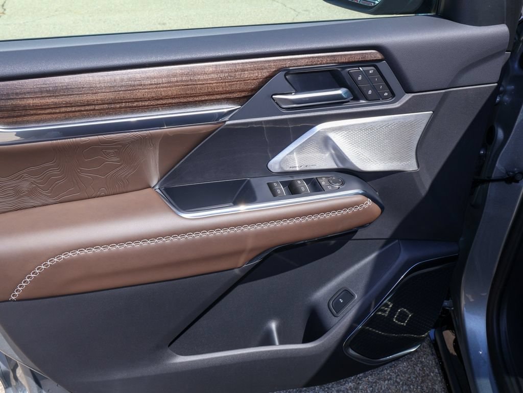2027 GMC Acadia Denali Ultimate - Photo 11