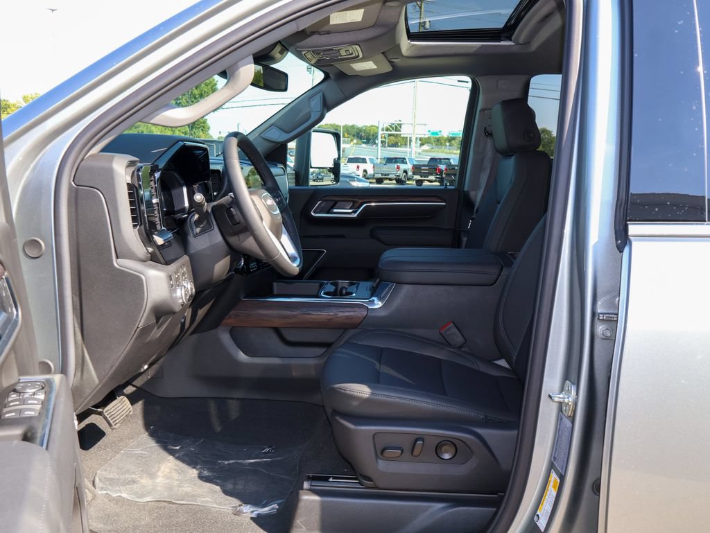 2026 GMC Sierra 2500HD SLT - Photo 8