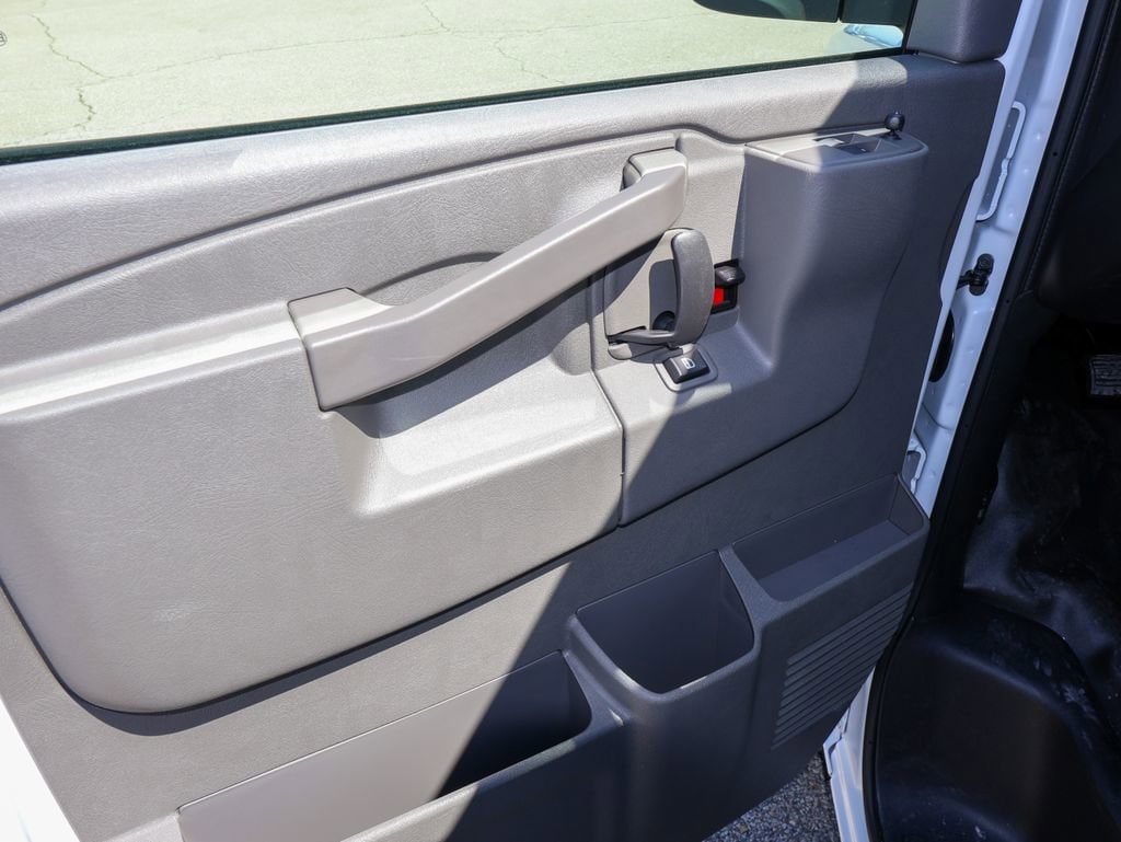 2026 GMC Savana Cargo Work Van - Photo 9