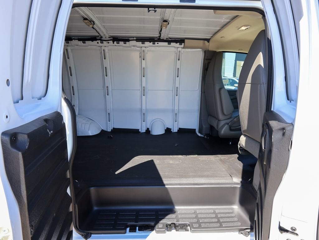 2026 GMC Savana Cargo Work Van - Photo 6