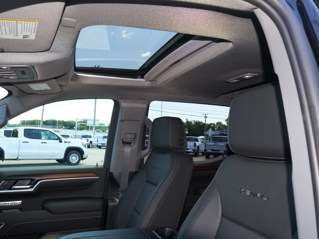 2026 GMC Sierra 1500 Denali - Photo 8