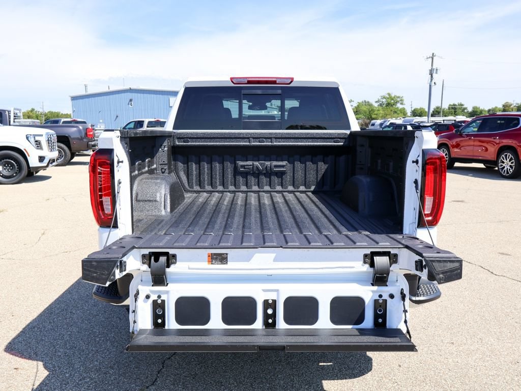 2026 GMC Sierra 1500 SLT - Photo 5