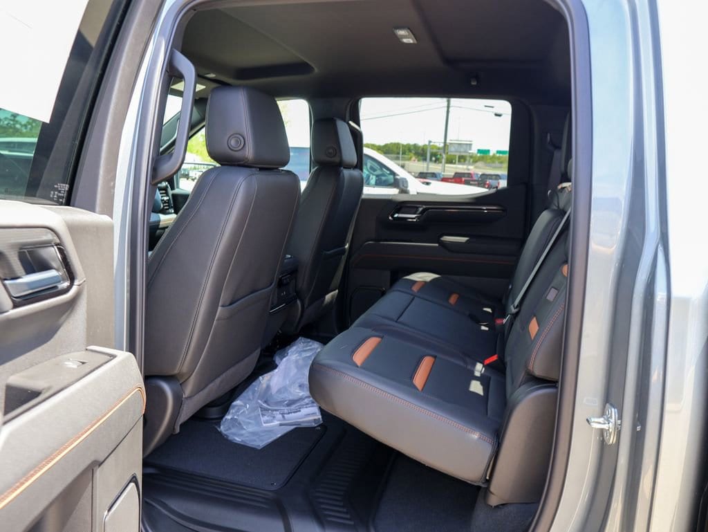 2026 GMC Sierra 1500 AT4 - Photo 9