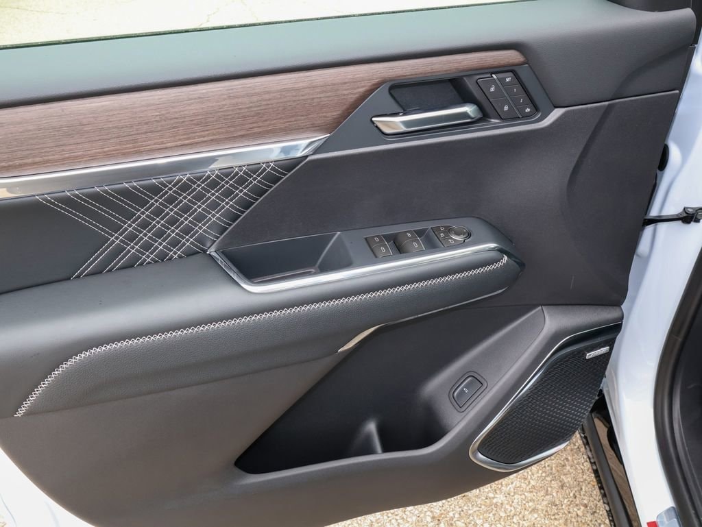 2026 GMC Acadia Denali - Photo 13