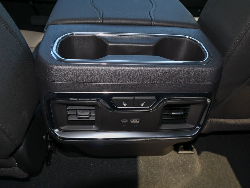 2026 GMC Sierra 1500 SLT - Photo 11