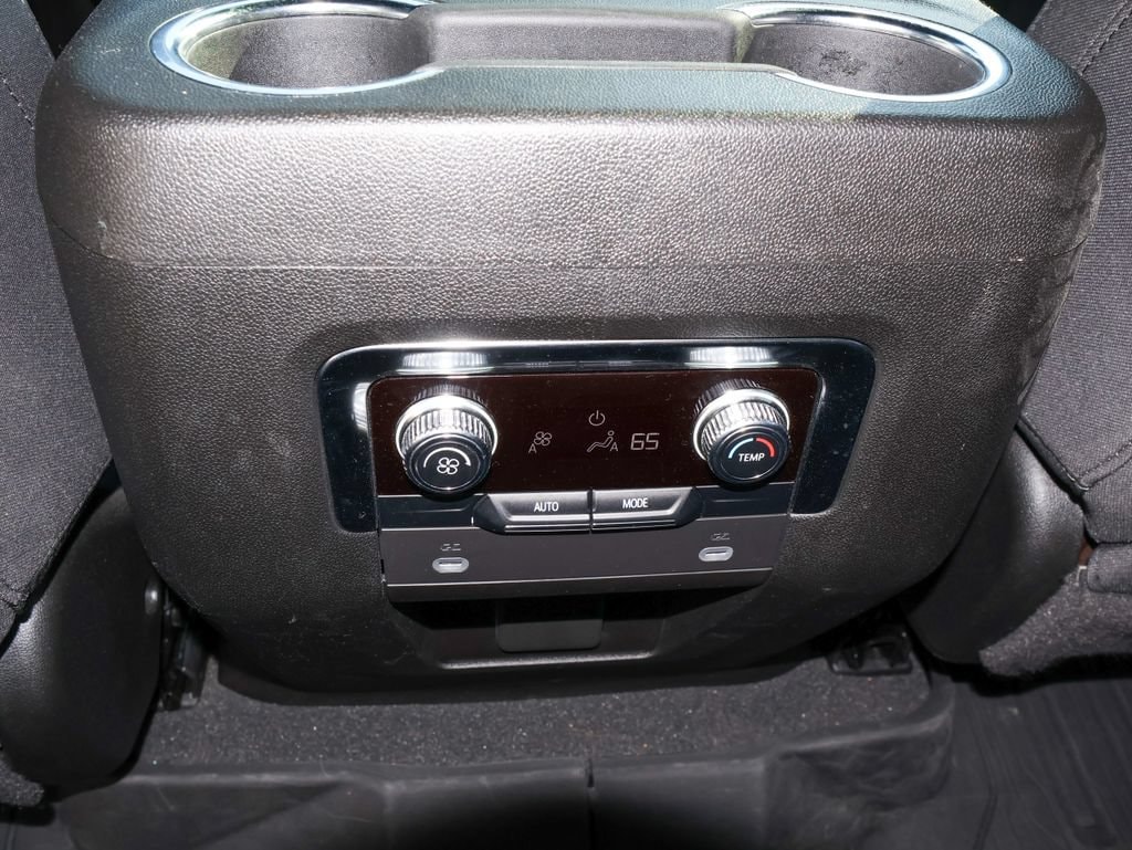 2024 GMC Yukon XL SLE - Photo 12