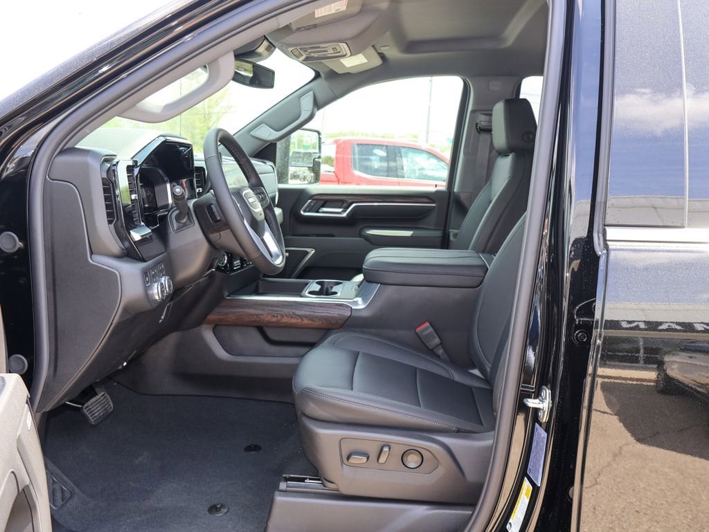 2026 GMC Sierra 2500HD SLT - Photo 8