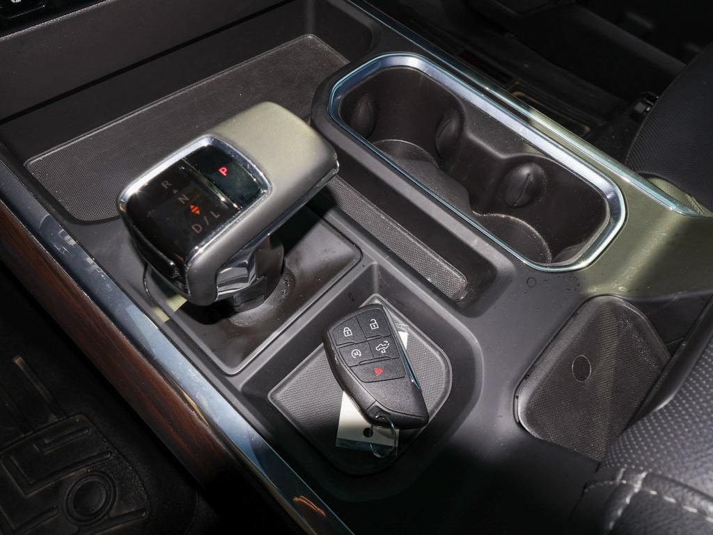 2024 GMC Sierra 1500 SLT - Photo 21