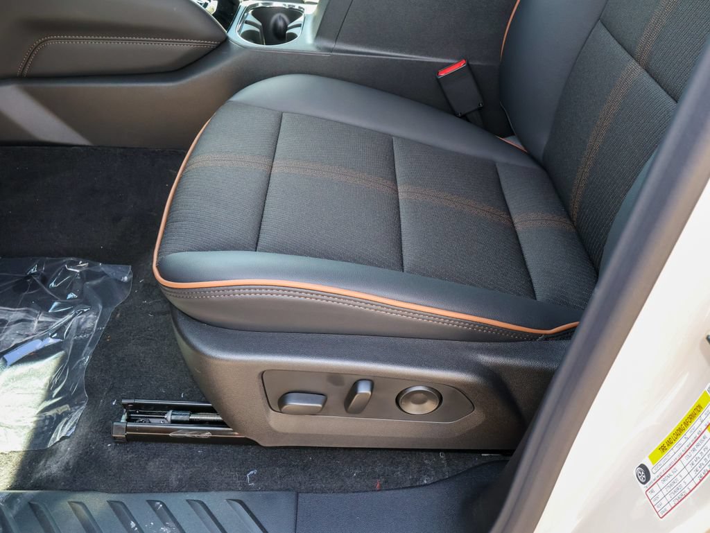 2026 GMC Canyon AT4 - Photo 10