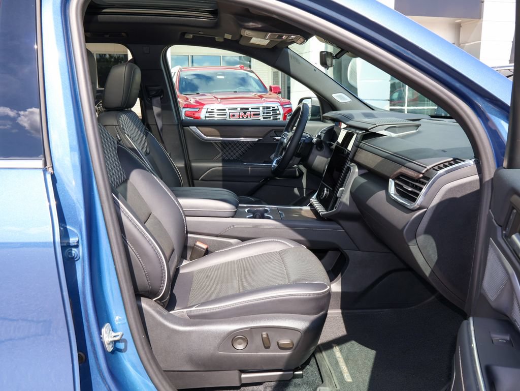 2024 GMC Acadia Denali - Photo 36