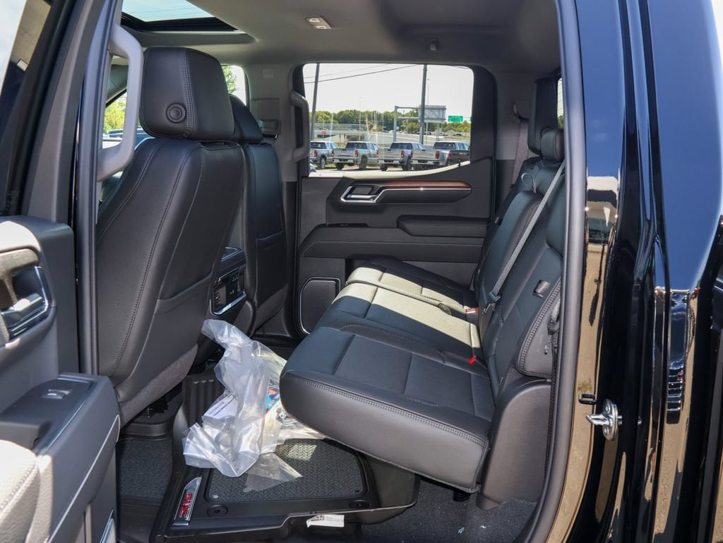 2026 GMC Sierra 1500 Denali - Photo 10