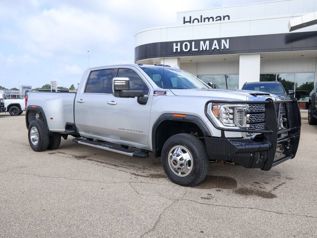 2021 GMC Sierra 4WD Crew Cab Long Box DRW Denali's photo