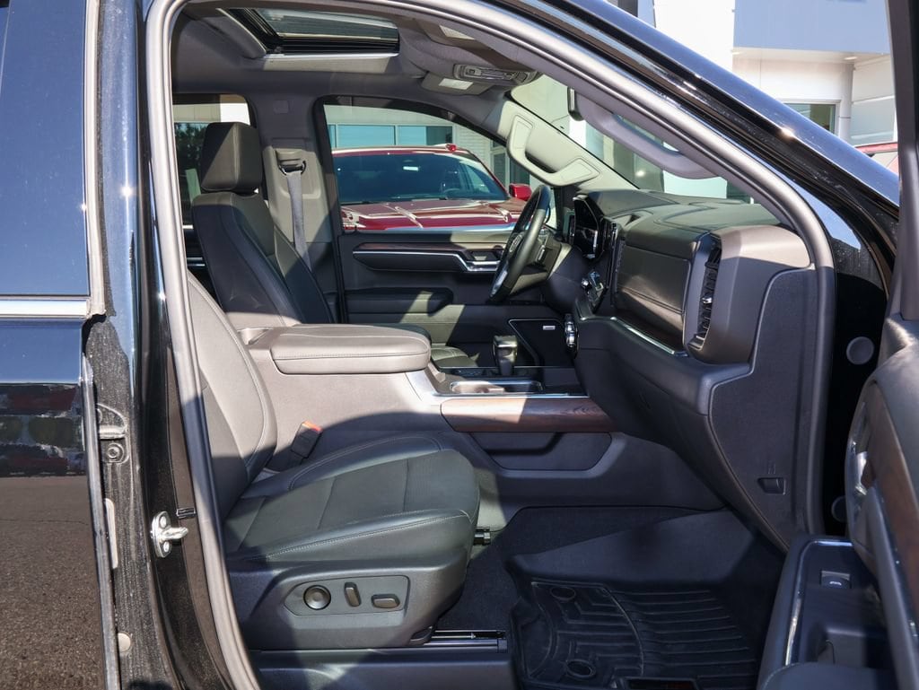 2024 GMC Sierra 1500 SLT - Photo 28