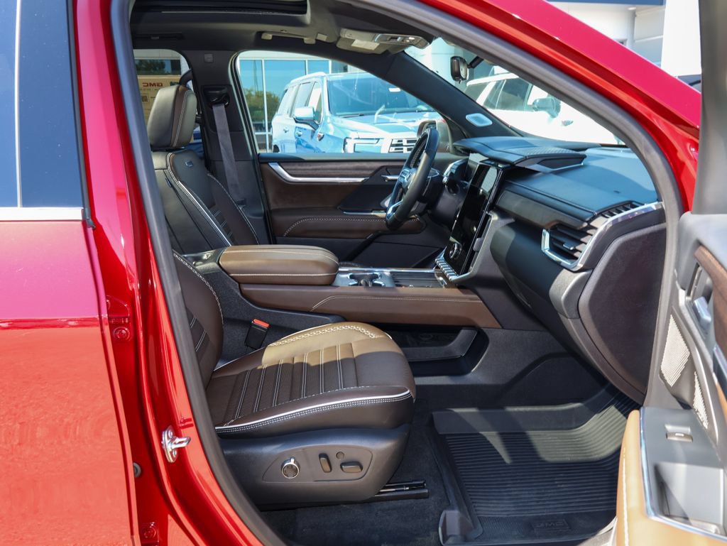 2026 GMC Acadia Denali Ultimate - Photo 38