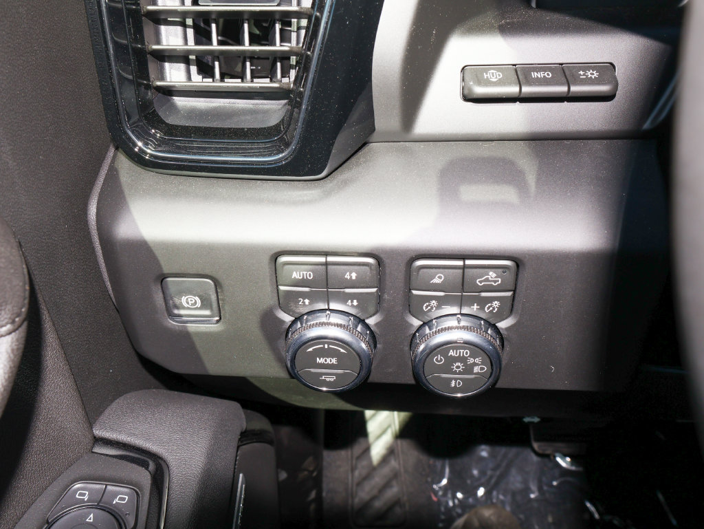 2026 GMC Sierra 1500 AT4 - Photo 23