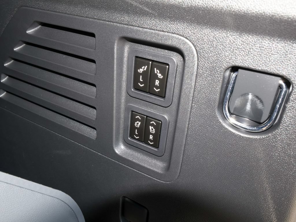 2026 GMC Acadia Denali Ultimate - Photo 7