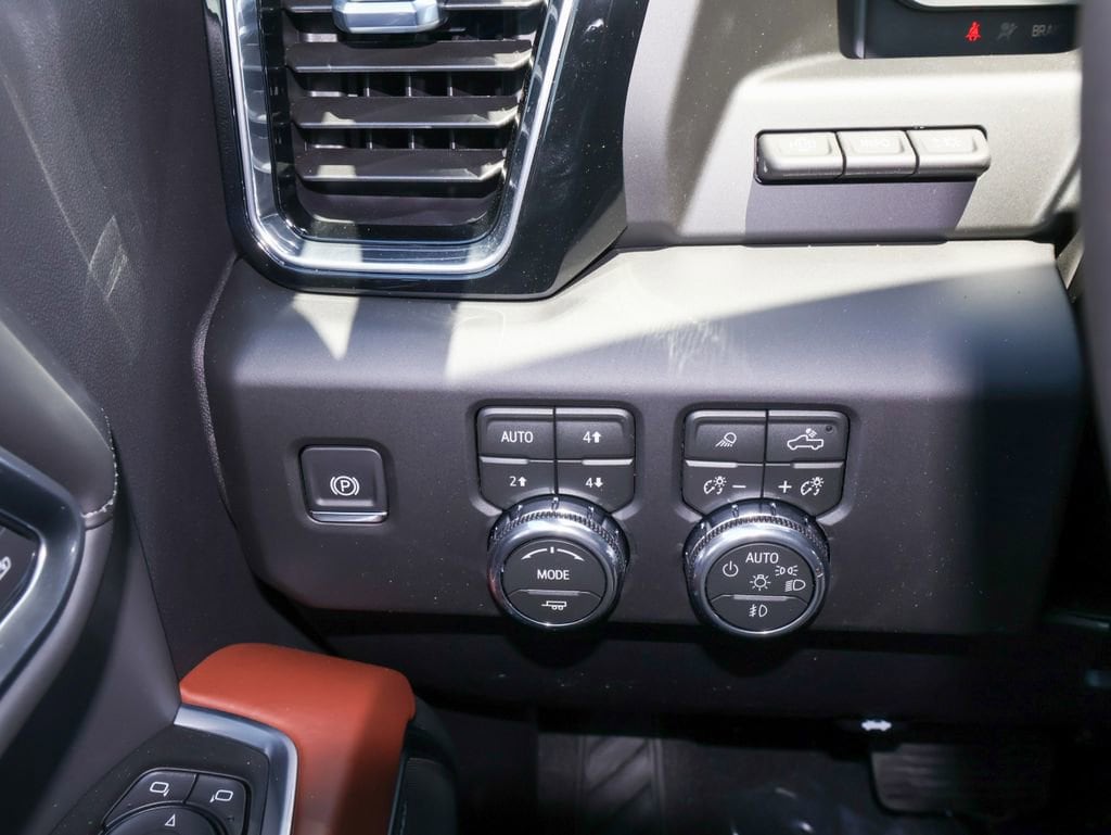 2026 GMC Sierra 3500HD Denali Ultimate - Photo 29