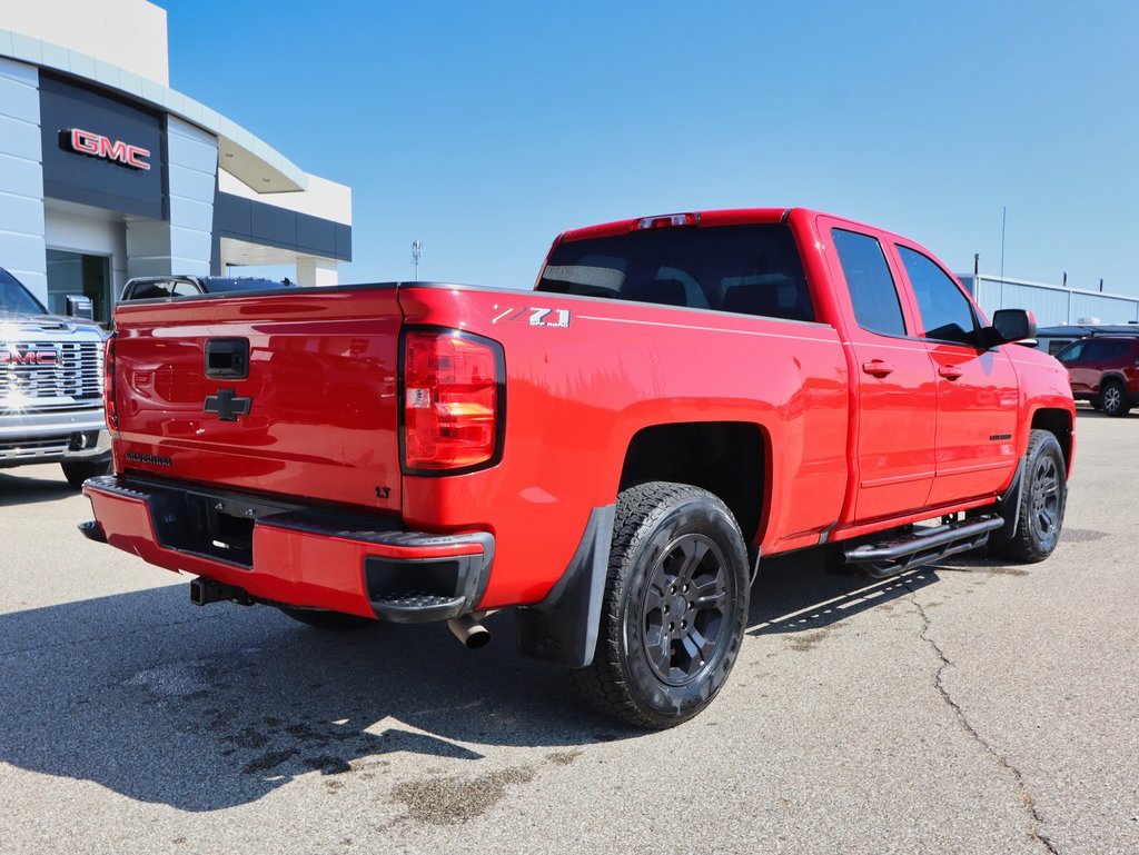2018 Chevrolet Silverado 1500 LT photo 3
