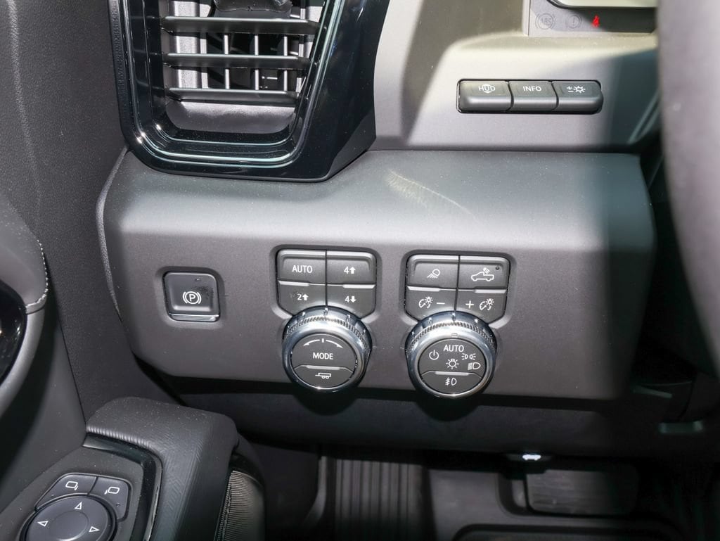 2026 GMC Sierra 2500HD AT4X - Photo 28