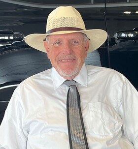 Staff member Tony Zee from ID_d4ff8f2bd885