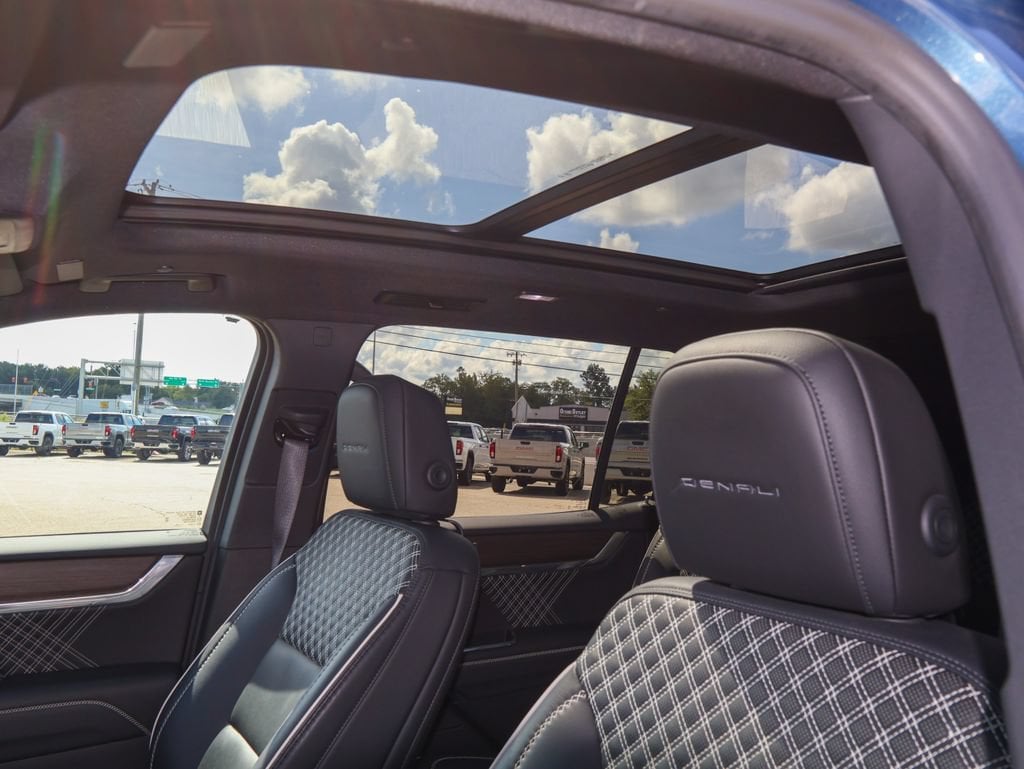2024 GMC Acadia Denali - Photo 9
