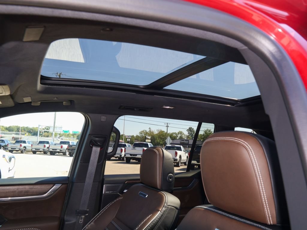 2026 GMC Acadia Denali Ultimate - Photo 11