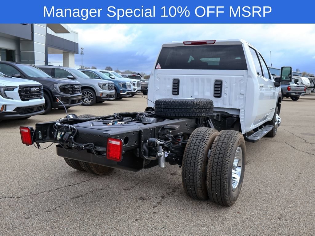 2026 GMC Sierra 3500 Chassis Cab SLE - Photo 3