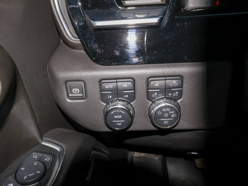 2024 GMC Sierra 1500 SLT - Photo 23