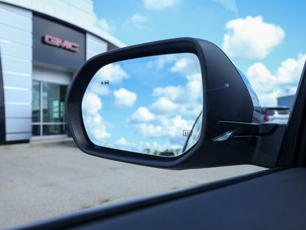 2024 GMC Acadia Denali - Photo 32