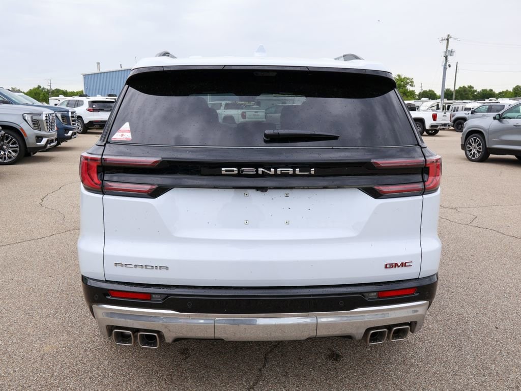 2026 GMC Acadia Denali - Photo 4