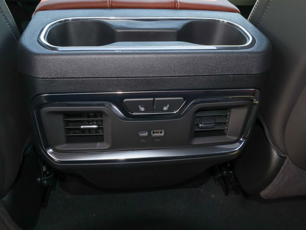 2026 GMC Sierra 3500HD Denali Ultimate - Photo 14