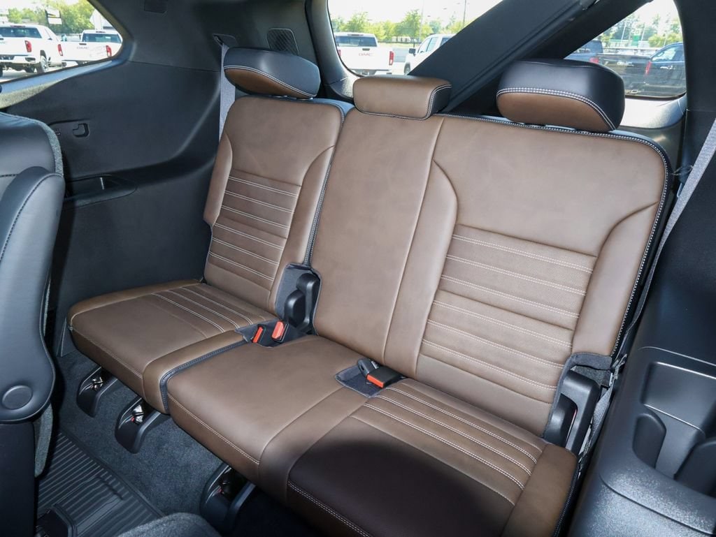 2026 GMC Acadia Denali Ultimate - Photo 15