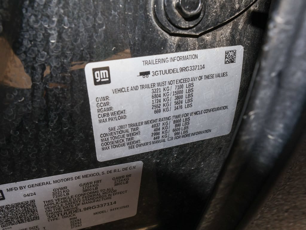 2024 GMC Sierra 1500 SLT - Photo 35