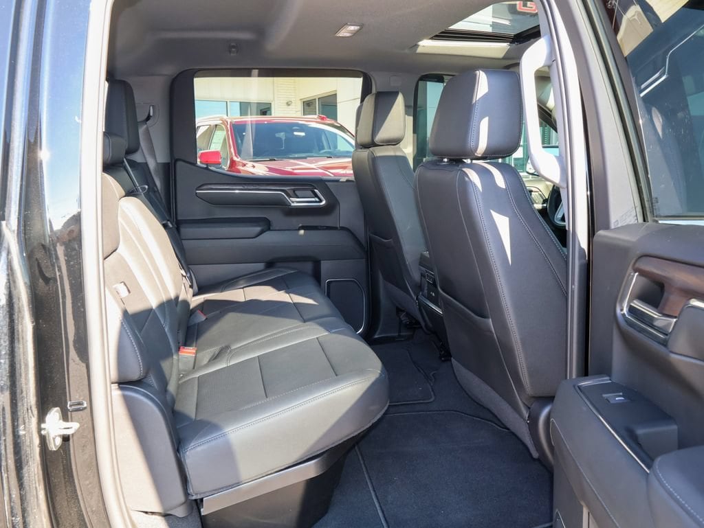 2024 GMC Sierra 1500 SLT - Photo 29
