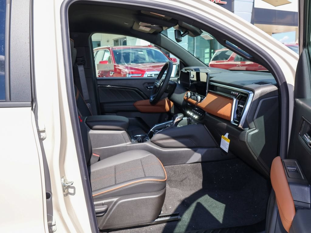 2026 GMC Canyon AT4 - Photo 30