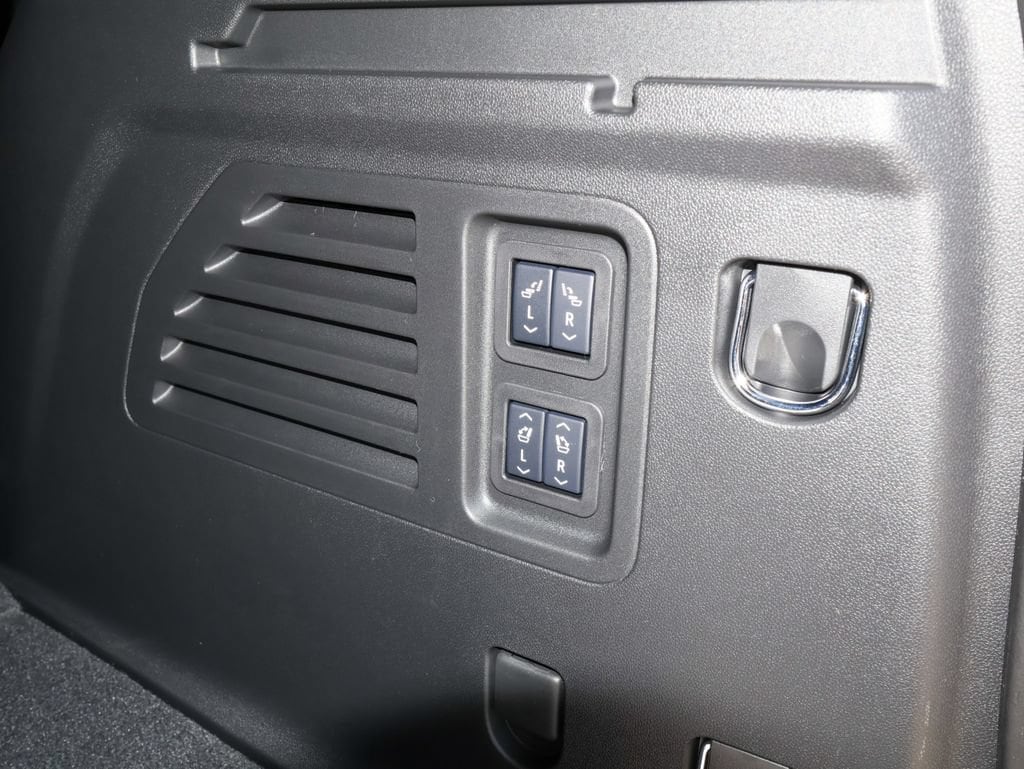 2027 GMC Acadia Denali Ultimate - Photo 7