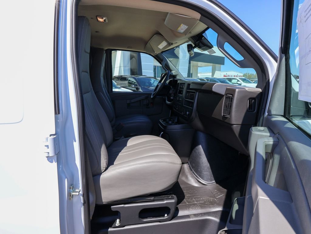 2026 GMC Savana Cargo Work Van - Photo 22