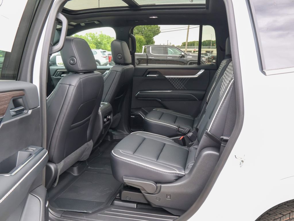 2026 GMC Acadia Denali - Photo 14