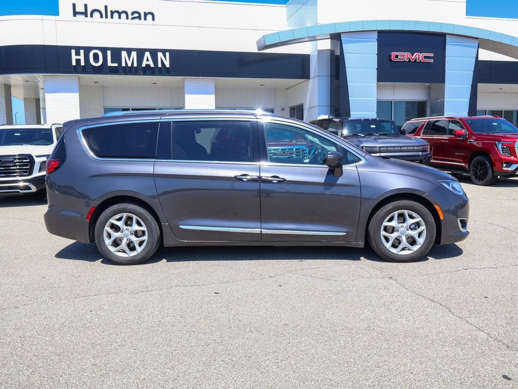 Used 2017 Chrysler Pacifica Touring-L Plus with VIN 2C4RC1EG2HR811083 for sale in Batavia, OH