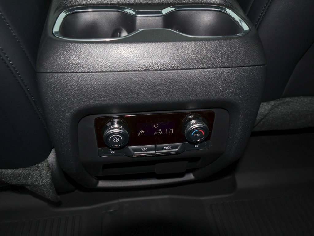 2027 GMC Acadia Elevation - Photo 13