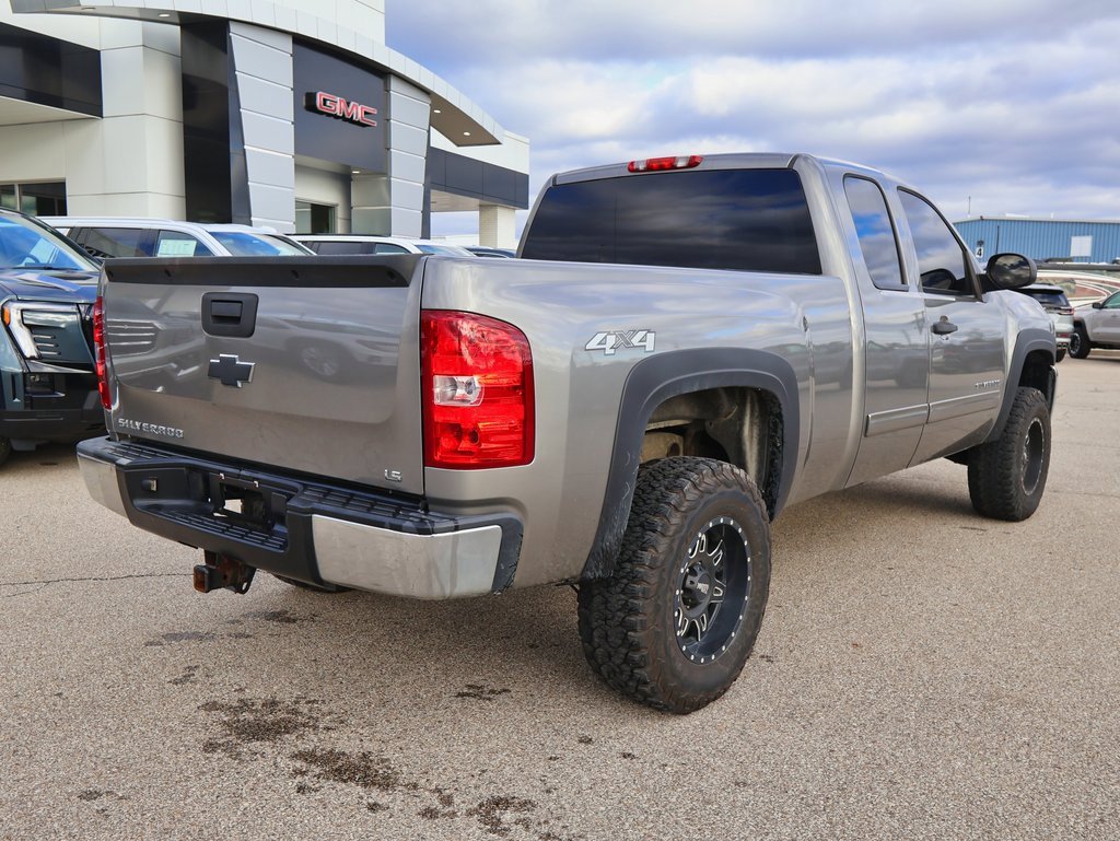 2013 Chevrolet Silverado LT photo 3