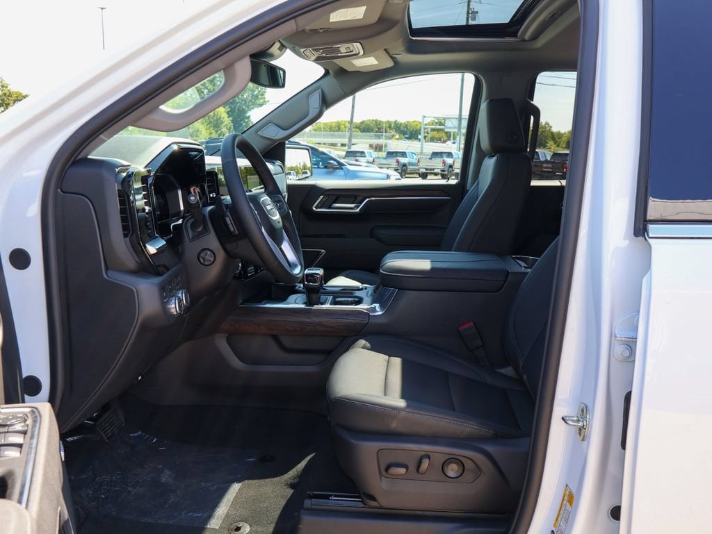 2026 GMC Sierra 1500 SLT - Photo 7