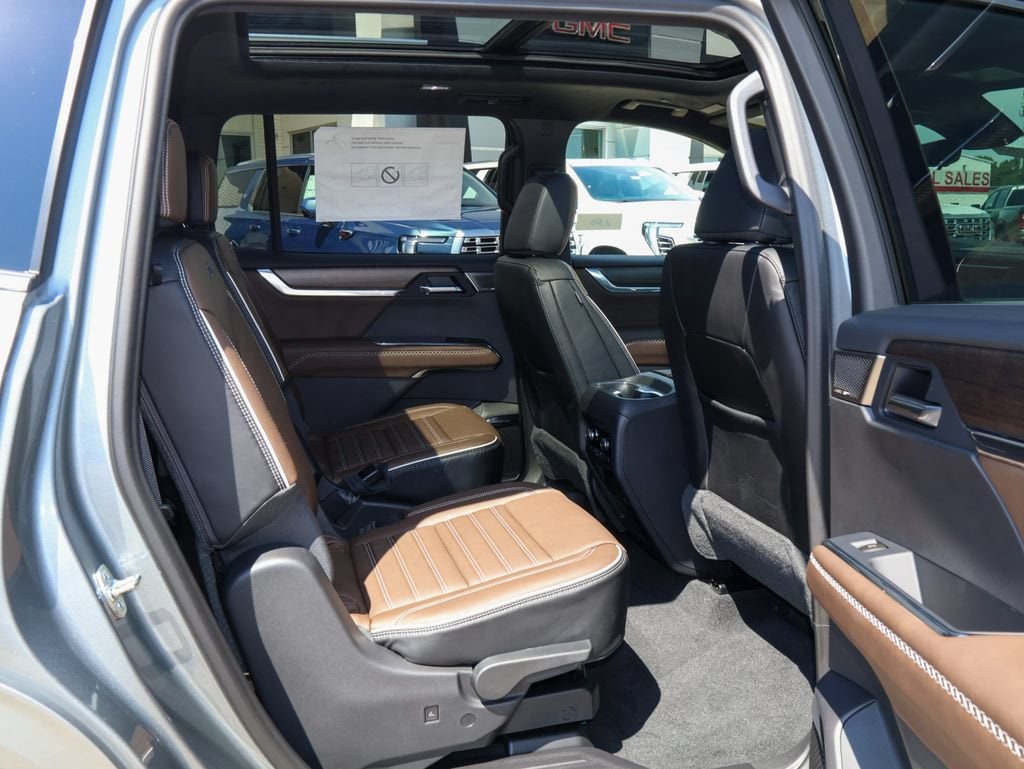 2027 GMC Acadia Denali Ultimate - Photo 37