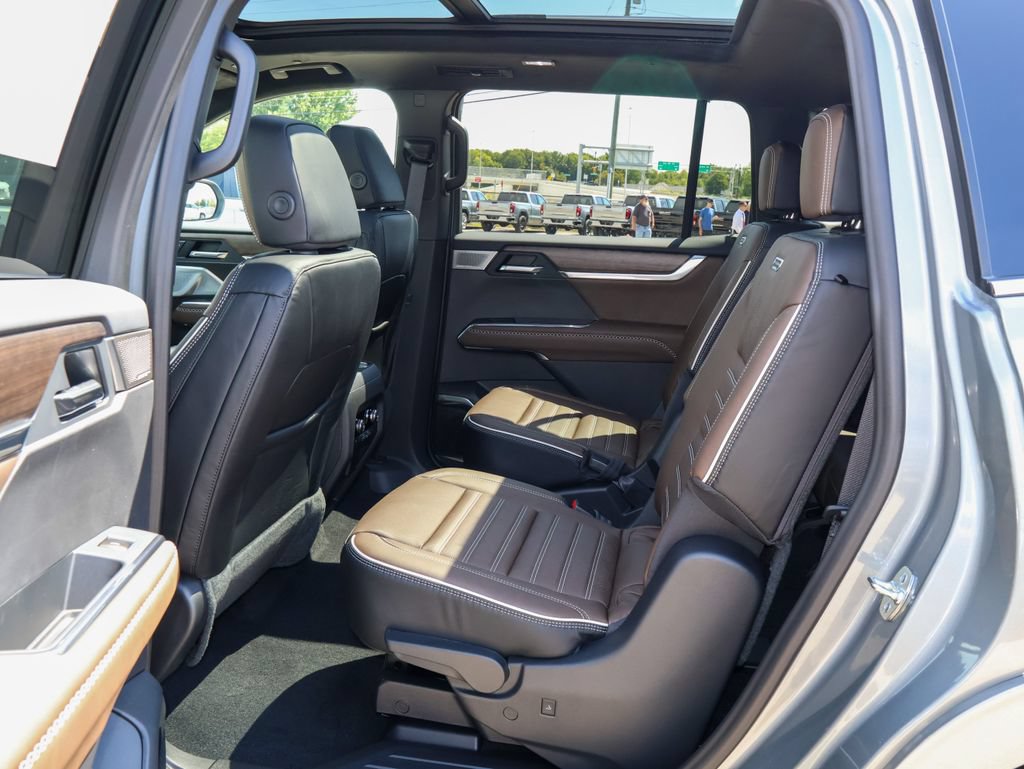 2027 GMC Acadia Denali Ultimate - Photo 12