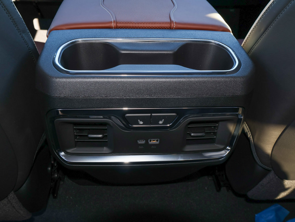 2026 GMC Sierra 2500HD Denali Ultimate - Photo 13