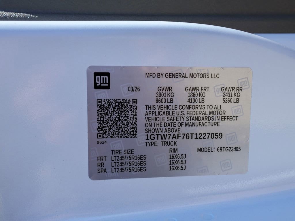 2026 GMC Savana Cargo Work Van - Photo 27