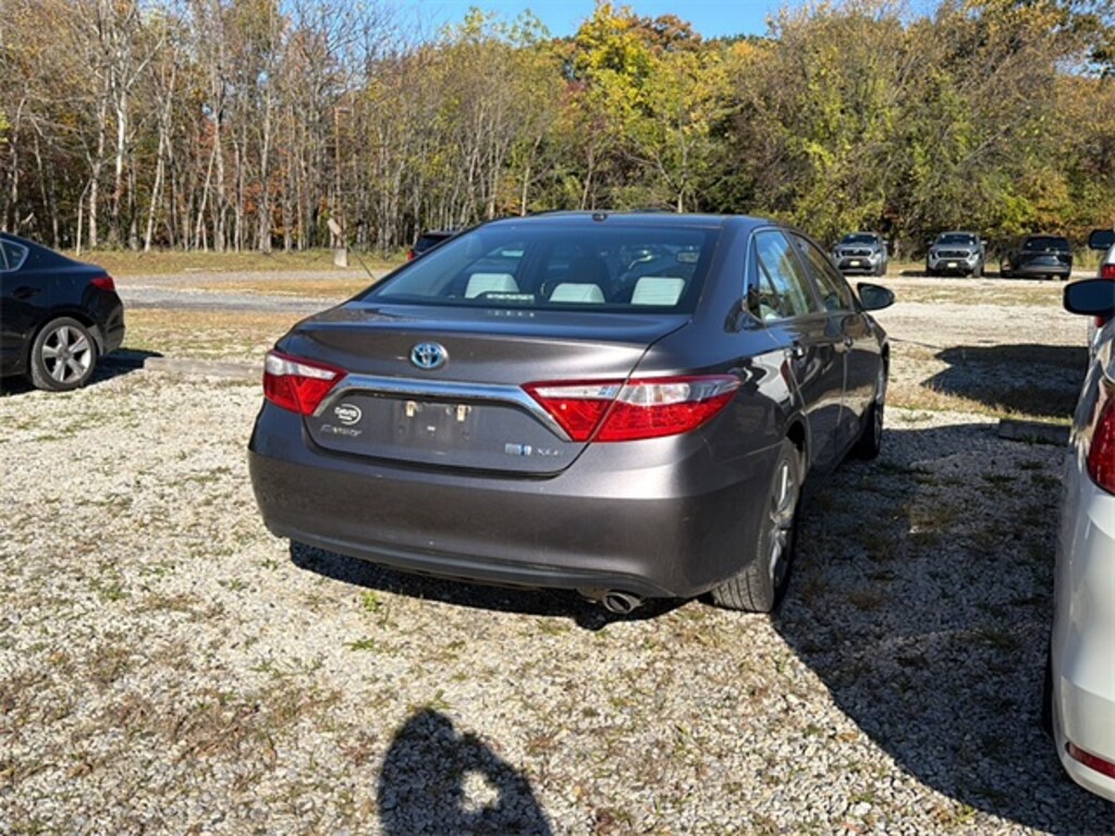 Used 2015 Toyota Camry Hybrid XLE Sedan